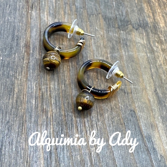 Tiger’s eye and tortoise dangle mini hoops earrings/brass / - Picture 1 of 4